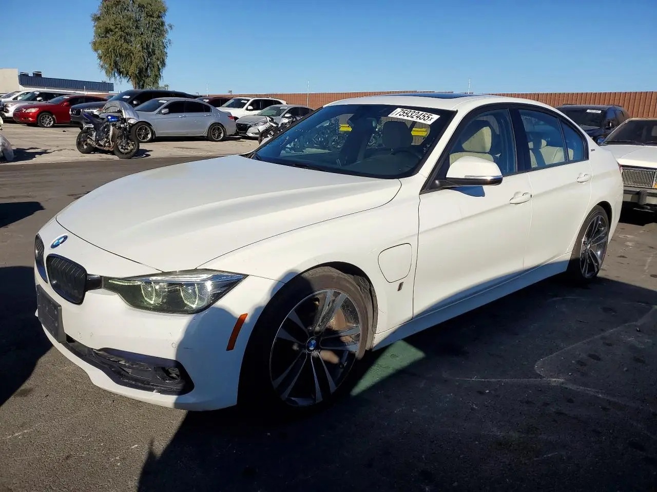 2018 BMW 3 SERIES WHITE VIN: WBA8E1C51JA756737